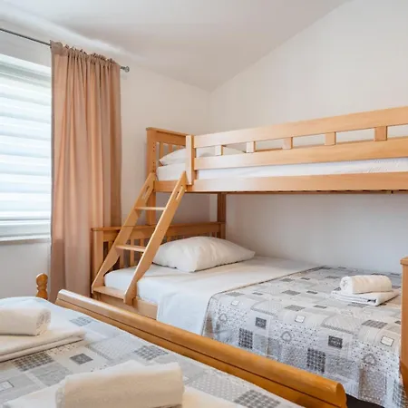 Apartment Iva Neum